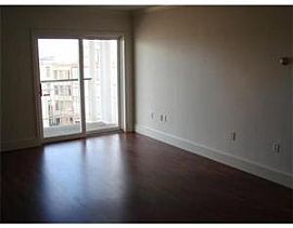 Luxury 2 Bedroom Condo with Great Location st Good  Rate in Quincy Center, MA (Photo 2 of 8)