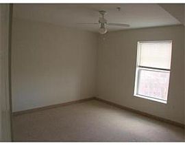 Luxury 2 Bedroom Condo with Great Location st Good  Rate in Quincy Center, MA (Photo 4 of 8)