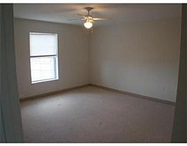 Luxury 2 Bedroom Condo with Great Location st Good  Rate in Quincy Center, MA (Photo 5 of 8)