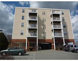 Luxury 2 Bedroom Condo with Great Location st Good  Rate in Quincy Center, MA (Photo 7 of 8)