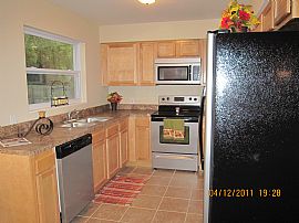 3 Bedroom Home on West Side in Jacksonville, FL (Photo 4 of 12)