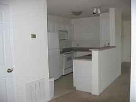 Beautiful 2 Bedroom Deacon Ridge Condo - Near Wfu in Winston Salem, NC (Photo 3 of 3)