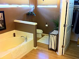 Beautiful Cottage Condo in Idyllic Gated Community in Vancouver, WA (Photo 8 of 8)