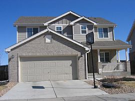 4 Br Single Family Home with 100 Sq. Ft Back Porch  in Aurora, CO (Photo 2 of 5)