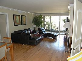 Furnished One Bedroom Apartment with Chandeliers in Miami Beach, FL