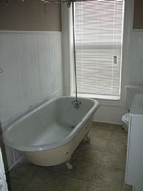 Grand 4 Bedroom Home in Vibrant KC Neighborhood in Kansas City, MO (Photo 5 of 8)