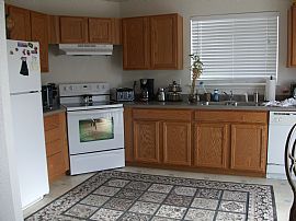 Beautiful New 4 BR, 3.5 BA Home in Great Neighborhood in Johnstown, CO (Photo 4 of 12)