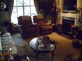  Furnished 1 Room with TV, W-Fi, Utilities - Adult Mature Living in Bend, OR (Photo 2 of 5)