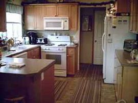  Furnished 1 Room with TV, W-Fi, Utilities - Adult Mature Living in Bend, OR (Photo 3 of 5)