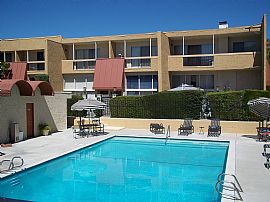 Amazing 2 Bedroom Tri-Level Townhouse  with New Carpeting in Encino, CA