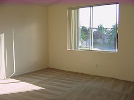 Charming 3 Bdr/2 1/2 Bath-Great Location in Palmdale in Palmdale, CA (Photo 4 of 6)