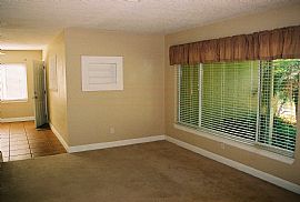 Beautiful Home in Fantastic Location in Maitland, FL (Photo 4 of 8)