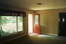 Beautiful Home in Fantastic Location in Maitland, FL (Photo 5 of 8)