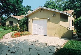 Beautiful Home in Fantastic Location in Maitland, FL (Photo 8 of 8)