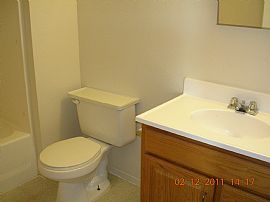 3 Bedroom, 1 Bath Apartment with $0 Deposit in Adelanto, CA (Photo 4 of 5)