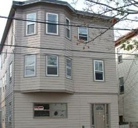 3 Bed Apt Near Federal Hill, Bus Lines and Trolley in Providence, RI