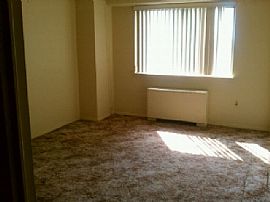 1 Bedroom Condo Near Major Transportation in East Orange, NJ (Photo 3 of 4)