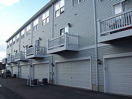 Nice 2 BR Cranberry Lakes Townhouse with Basement  in Hainesville, IL (Photo 5 of 6)