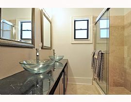 Seasonal 3 BR Rental Home - Near Casey Key in Nokomis, FL (Photo 6 of 6)