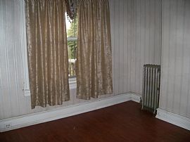 3 Bedroom, 1 Bath Twin Home For Rent in Philadelphia, PA (Photo 3 of 9)