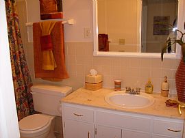 2 Bedroom Woodridge Apartment with Pool in Indianapolis, IN (Photo 5 of 9)