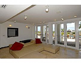 Great 2 BR, 2 BA Apartment Just 1 Block Away From Miracle Mile in Coral Gables, FL (Photo 4 of 12)