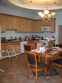 2 Bedroom Home in Bridgeport with Hardwood Floors in Chicago, IL