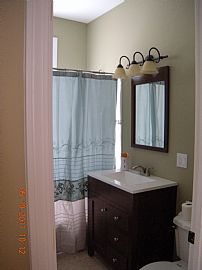 3 Bedroom Apartment with Brand New Appliances in Chicago, IL (Photo 2 of 6)