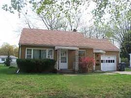 2 Bedroom, 1. 25 Bath Home with Central Air and Fenced Backyard in Kalamazoo, MI