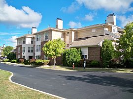 2 Bedroom Apartment - Garage Free with Short Term Options in North Olmsted, OH (Photo 4 of 6)
