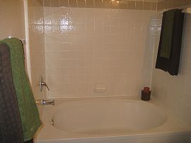 2 Bedroom Apartment - Garage Free with Short Term Options in North Olmsted, OH (Photo 6 of 6)