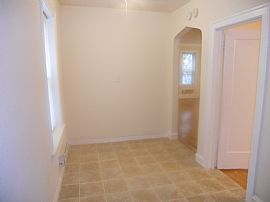 Exquisite 1 Bedroom Apartment with Hardwood Floors in Chicago, IL (Photo 7 of 10)