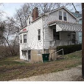 Nice 2 Bedroom, 2 Bath in Burnet Woods, OH (Photo 2 of 2)