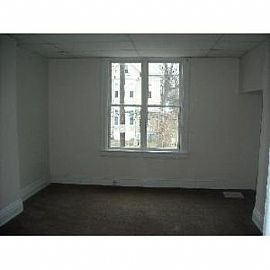 Large 3 Bedroom, 1.5 Bath 2nd Floor Apt in Cincinnati, OH (Photo 4 of 5)