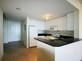 Large 1bd/1.5ba W/den on 9th Floor World Class in West Palm Beach, FL (Photo 2 of 5)