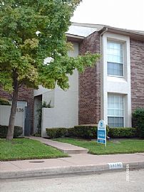 Beautifully Updated 3 Bedroom, 3 Full Bath Townhome  in Dallas, TX (Photo 7 of 9)