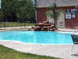 Spacious 2 Bedroom Apartment at Morgan Oaks in Alvin, TX (Photo 2 of 12)