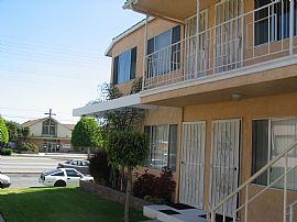 Beautiful 1 Bedroom Upper Level Apartment Near Crenshaw in Inglewood, CA (Photo 2 of 3)