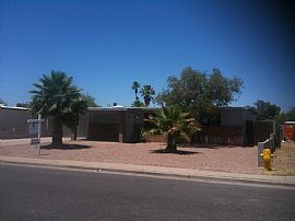 3 BR, 2 BA Home in Central Mesa - Pool - Pets Welcome in Mesa, AZ (Photo 2 of 12)