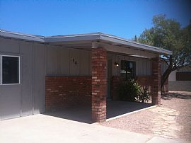 3 BR, 2 BA Home in Central Mesa - Pool - Pets Welcome in Mesa, AZ (Photo 3 of 12)