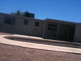 3 BR, 2 BA Home in Central Mesa - Pool - Pets Welcome in Mesa, AZ (Photo 4 of 12)