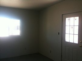 3 BR, 2 BA Home in Central Mesa - Pool - Pets Welcome in Mesa, AZ (Photo 5 of 12)