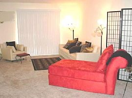 Affordable 2 Bedroom, 1 Bath Near Park in Middleton, WI (Photo 3 of 6)