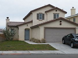 Beautiful, Well Kept 3 Bedroom Home with 2 Car Garage in Victorville, CA