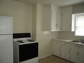 2 BR, 1 BA Home with Military Discount on Deposit! in Pensacola, FL (Photo 3 of 5)
