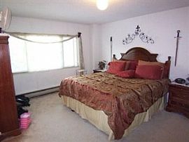 2bed/1bath in Seattle, Pets Ok, W/d, Deck, A/c in Seattle, WA (Photo 4 of 5)