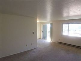 2bed/1bath in Seattle, Cats Ok, Near Shops and Golf in Interbay, WA