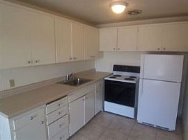 2bed/1bath in Seattle, Cats Ok, Near Shops and Golf in Interbay, WA (Photo 3 of 5)