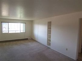 2bed/1bath in Seattle, Cats Ok, Near Shops and Golf in Interbay, WA (Photo 4 of 5)
