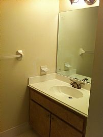 1 Br, 1.5 Ba Townhouse Near Beaches! in Seminole, FL (Photo 5 of 6)